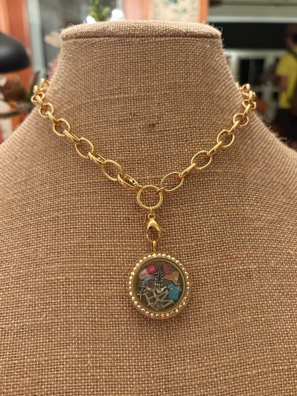 Gold Chain Options ✨ - Picture 3 of 4